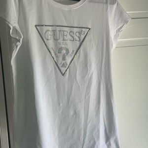 New without tags Guess t shirt